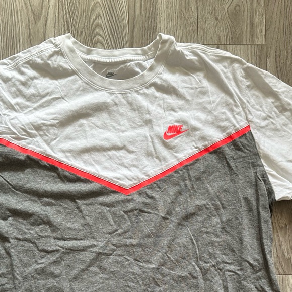 100% Cotton grey and white mens Nike T-shirt - Picture 2 of 8